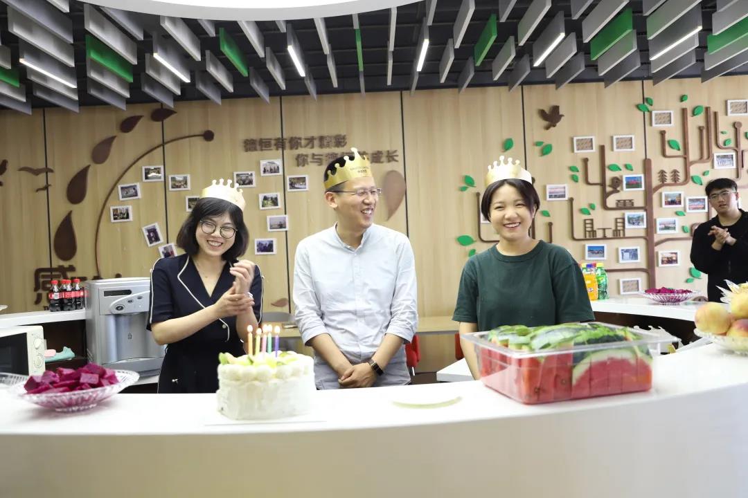 对话丨六月风正暖,拨碎我心弦,德恒的六月生日荟!