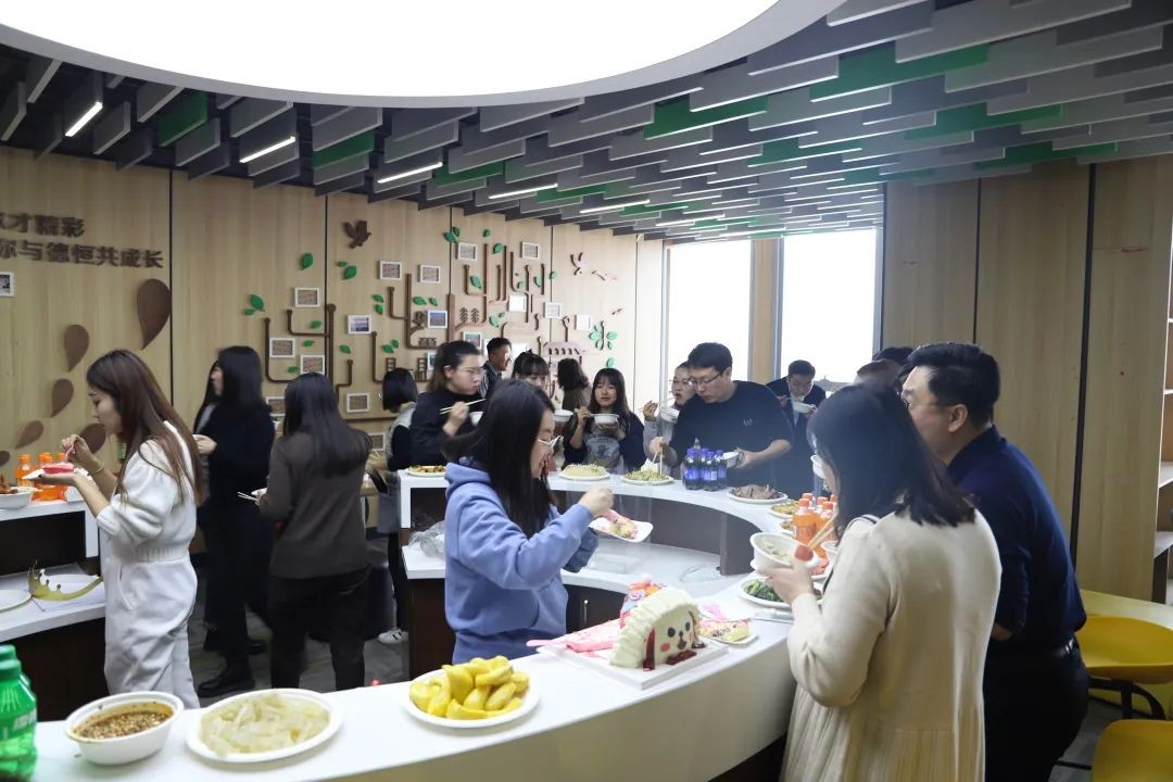 剪影丨烟花未尽,饺香辉映,德恒太原举办开年生日荟!