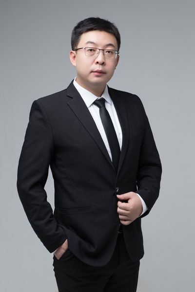 史卓强