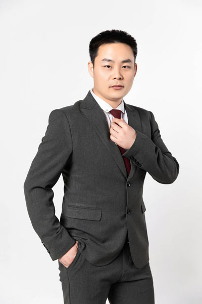 王强