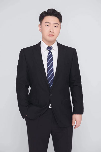 闫鹏