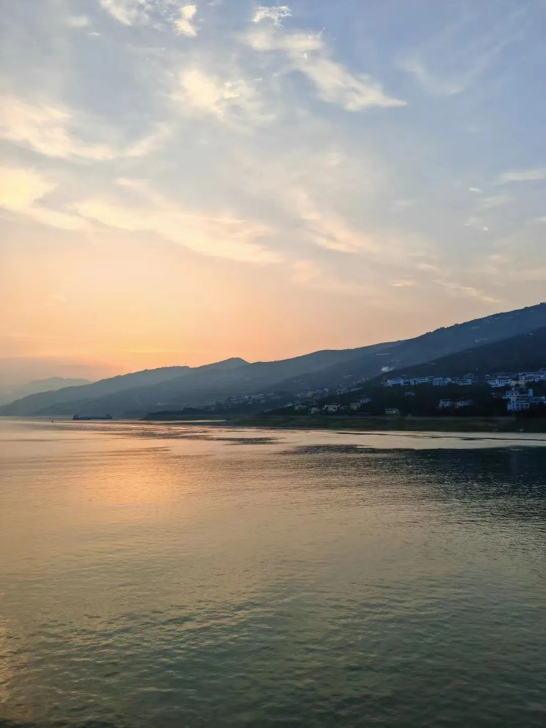 剪影丨星垂平野，月涌江流，德恒太原“浪迹”三峡，感受人与自然之美！